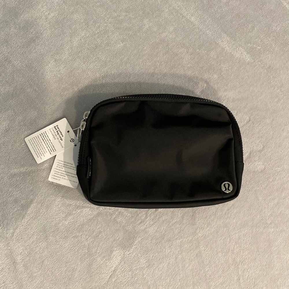 LARGE lululemon everywhere belt bag